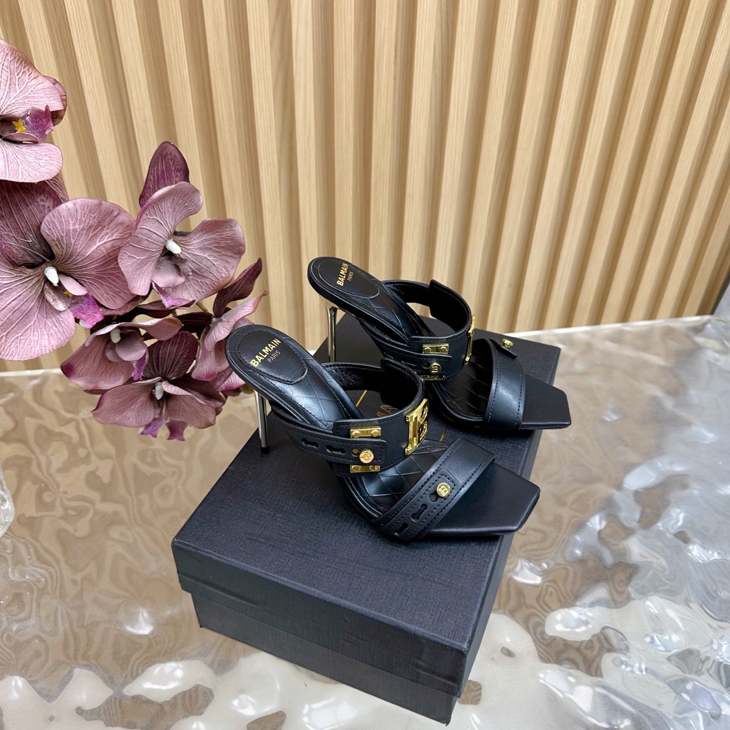BALMAIN 25S MULES IN STRIPED LEATHER 95MM IN BLACK CALFSKIN GOLD HARDWARE - 35