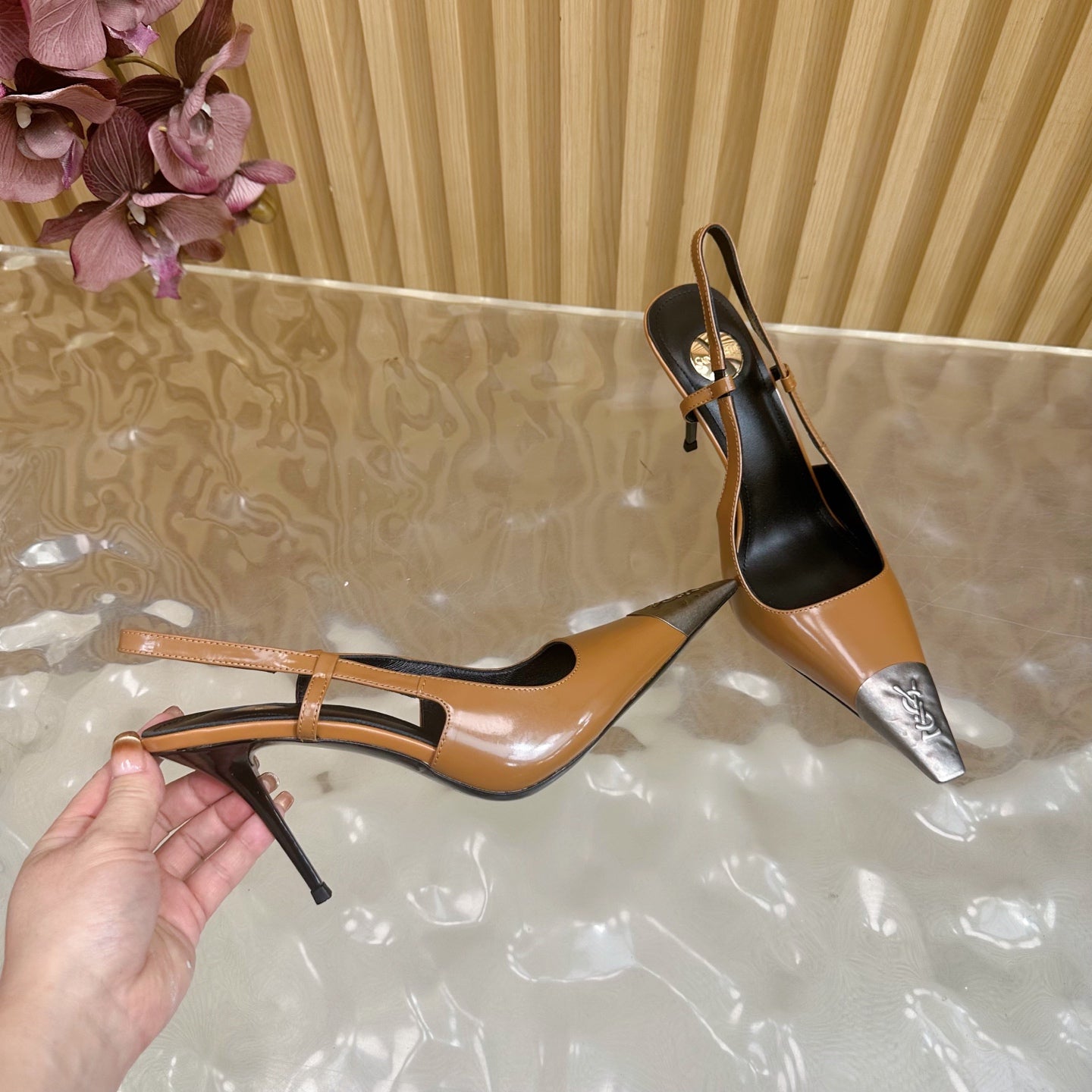 YSL 25S HIGH-HEEL SLINGBACKS 105 MM IN CAMEL BROWN LAMBSKIN AND SILVER HARDWARE - 35