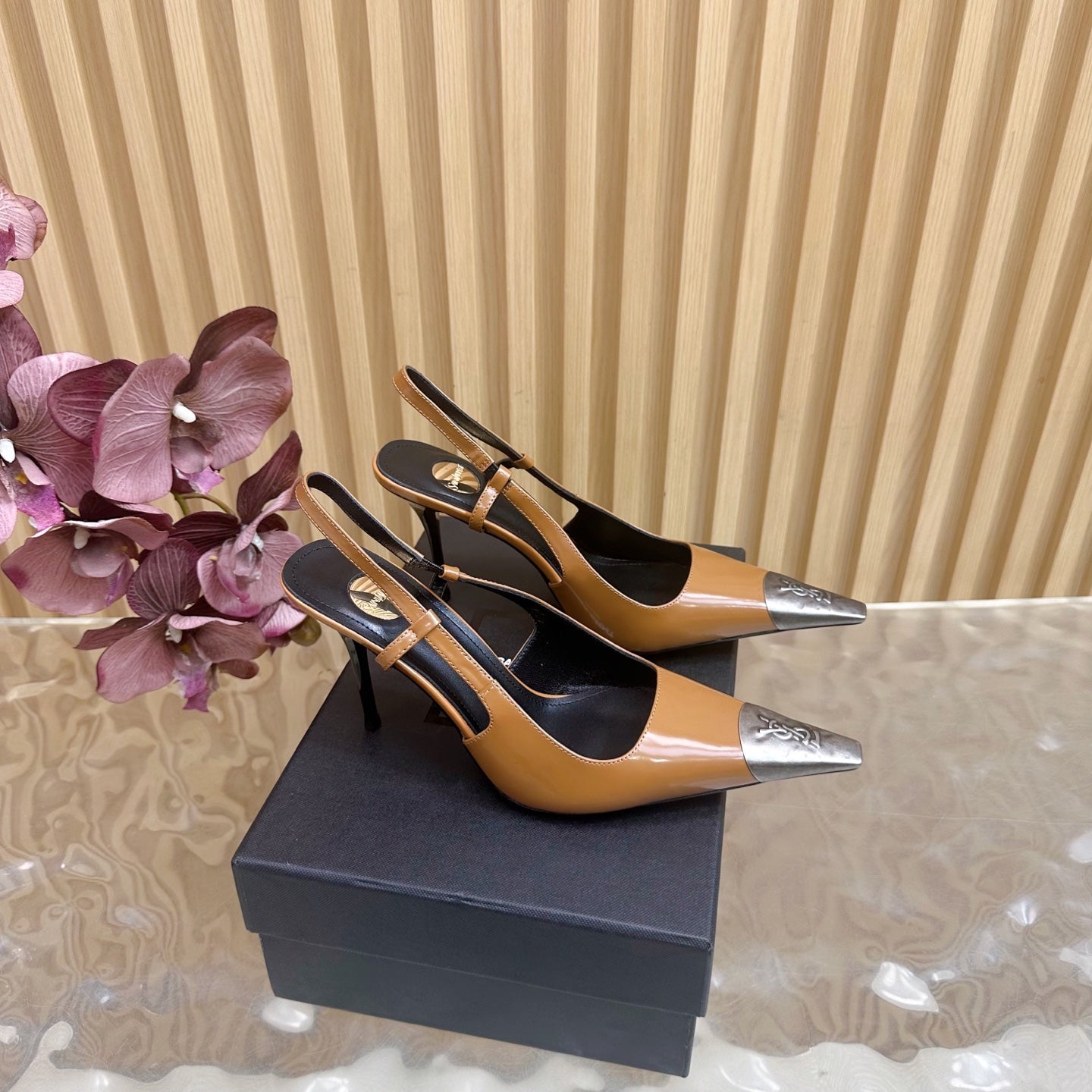 YSL 25S HIGH-HEEL SLINGBACKS 105 MM IN CAMEL BROWN LAMBSKIN AND SILVER HARDWARE - 35