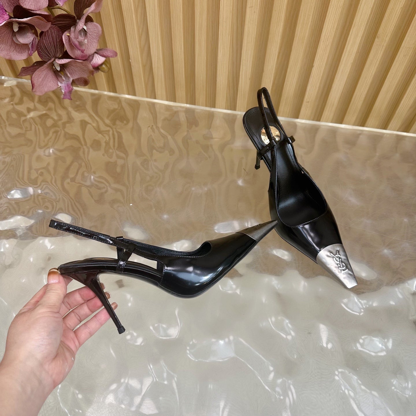 YSL 25S HIGH-HEEL SLINGBACKS 85 MM IN BLACK SHINY LAMBSKIN AND SILVER HARDWARE - 35