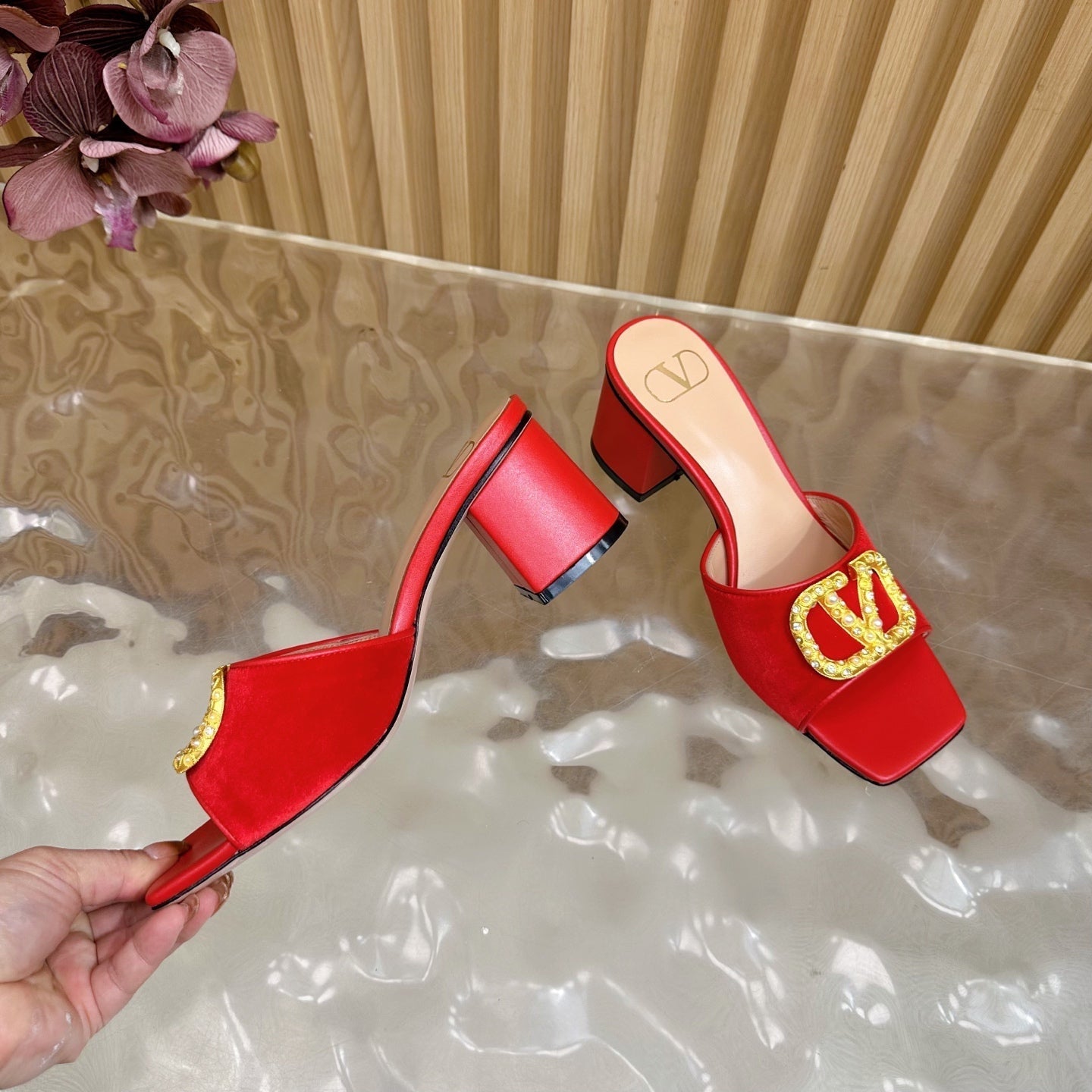 VALENTINO 25S HIGH-HEEL MULES 60 MM IN RED VELVET AND CALFSKIN WITH GOLD HARDWARE - 35