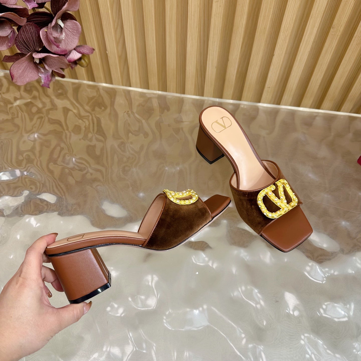 VALENTINO 25S HIGH-HEEL MULES 60 MM IN BROWN VELVET AND CALFSKIN WITH GOLD HARDWARE - 35