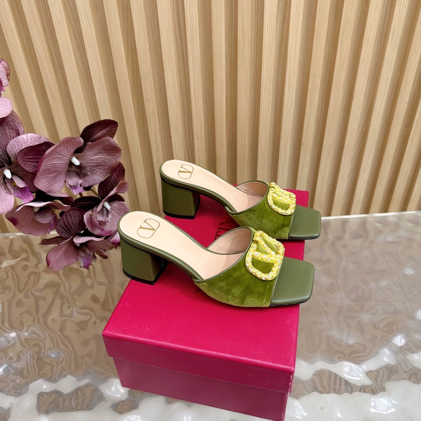VALENTINO 25S HIGH-HEEL MULES 60 MM IN MOSS GREEN VELVET AND CALFSKIN WITH GOLD HARDWARE - 35