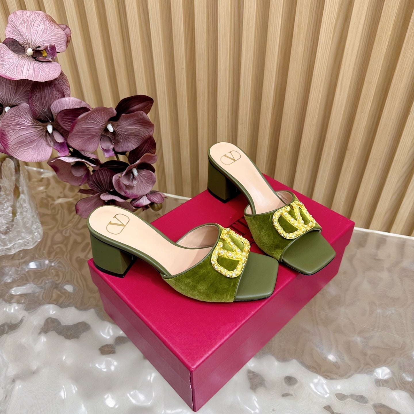 VALENTINO 25S HIGH-HEEL MULES 60 MM IN MOSS GREEN VELVET AND CALFSKIN WITH GOLD HARDWARE - 35