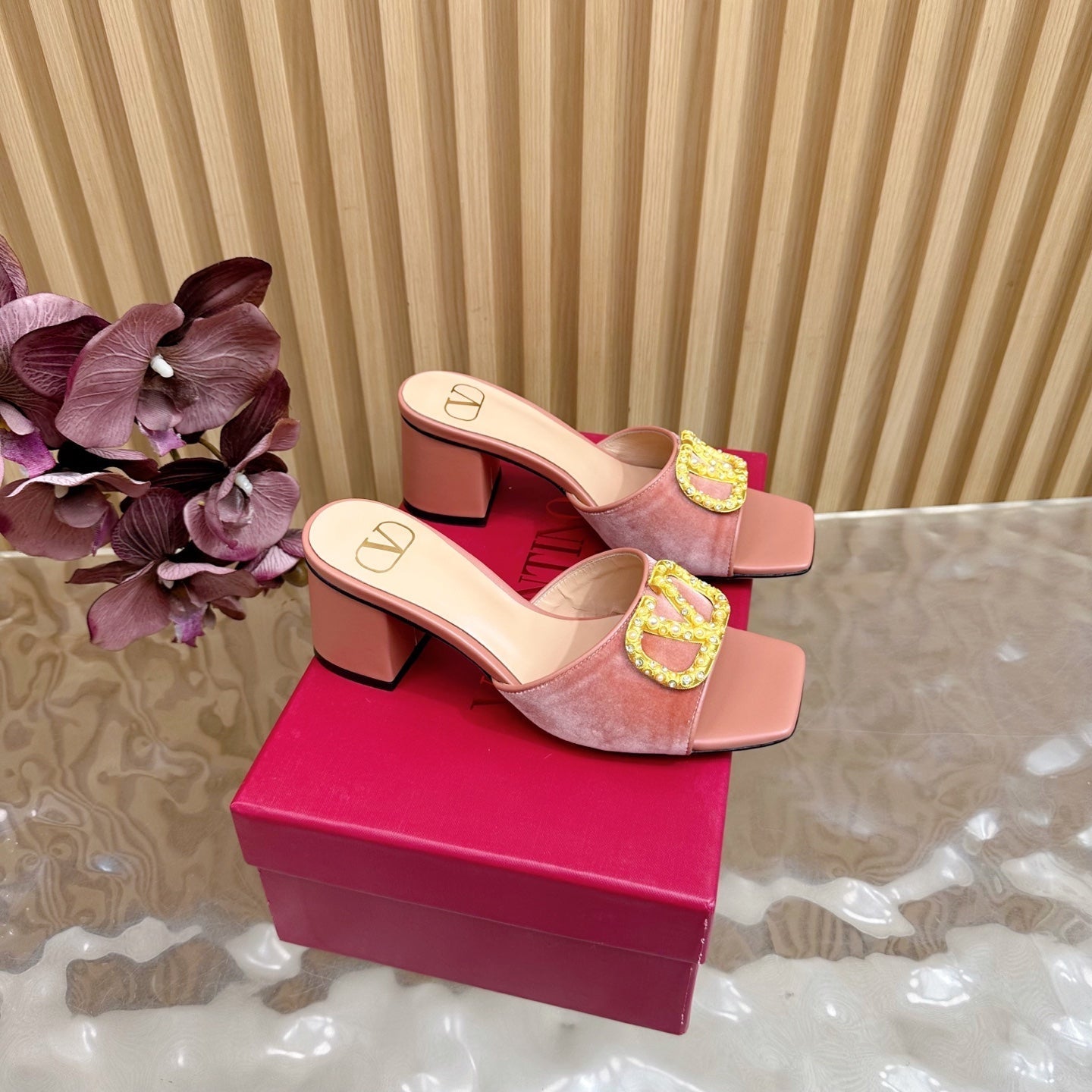 VALENTINO 25S HIGH-HEEL MULES 60 MM IN PEACH PINK VELVET AND CALFSKIN WITH GOLD HARDWARE - 35
