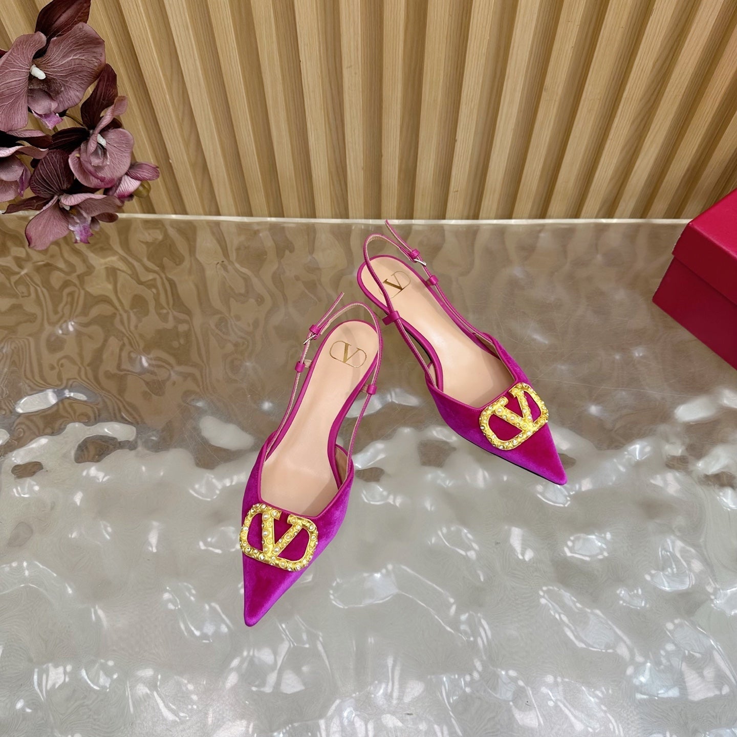 VALENTINO 25S HIGH-HEEL SLINGBACKS IN DARK PINK VELVET WITH GOLD HARDWARE - 35 / 4 cm