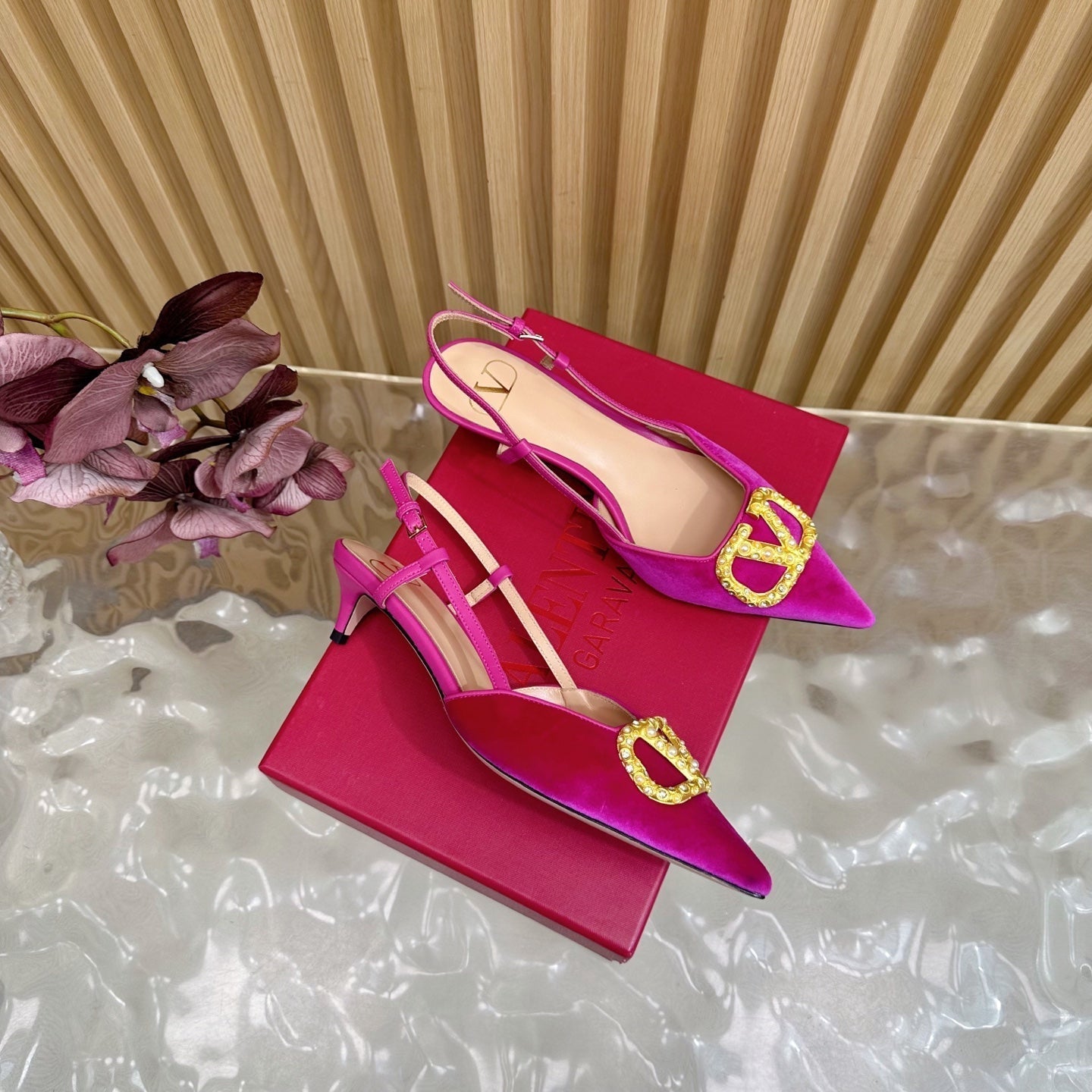 VALENTINO 25S HIGH-HEEL SLINGBACKS IN DARK PINK VELVET WITH GOLD HARDWARE - 35 / 4 cm