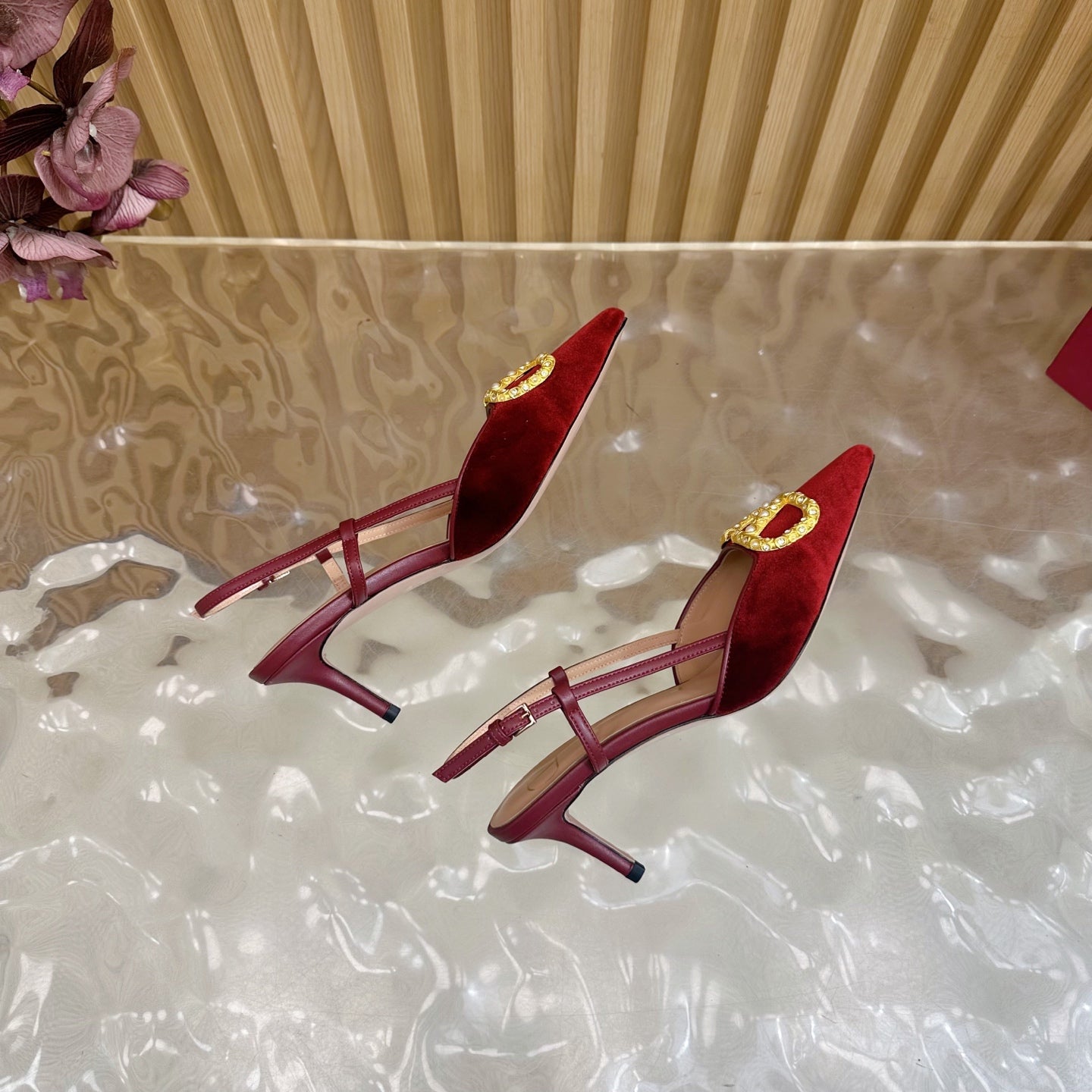VALENTINO 25S HIGH-HEEL SLINGBACKS IN DARK RED VELVET WITH GOLD HARDWARE - 35 / 4 cm