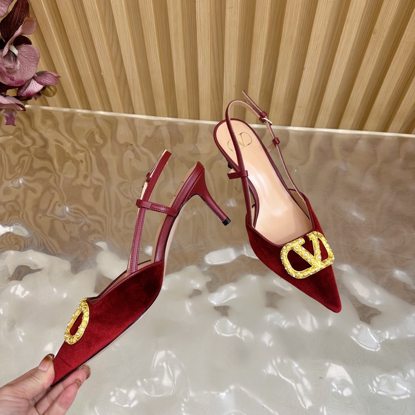 VALENTINO 25S HIGH-HEEL SLINGBACKS IN DARK RED VELVET WITH GOLD HARDWARE - 35 / 4 cm