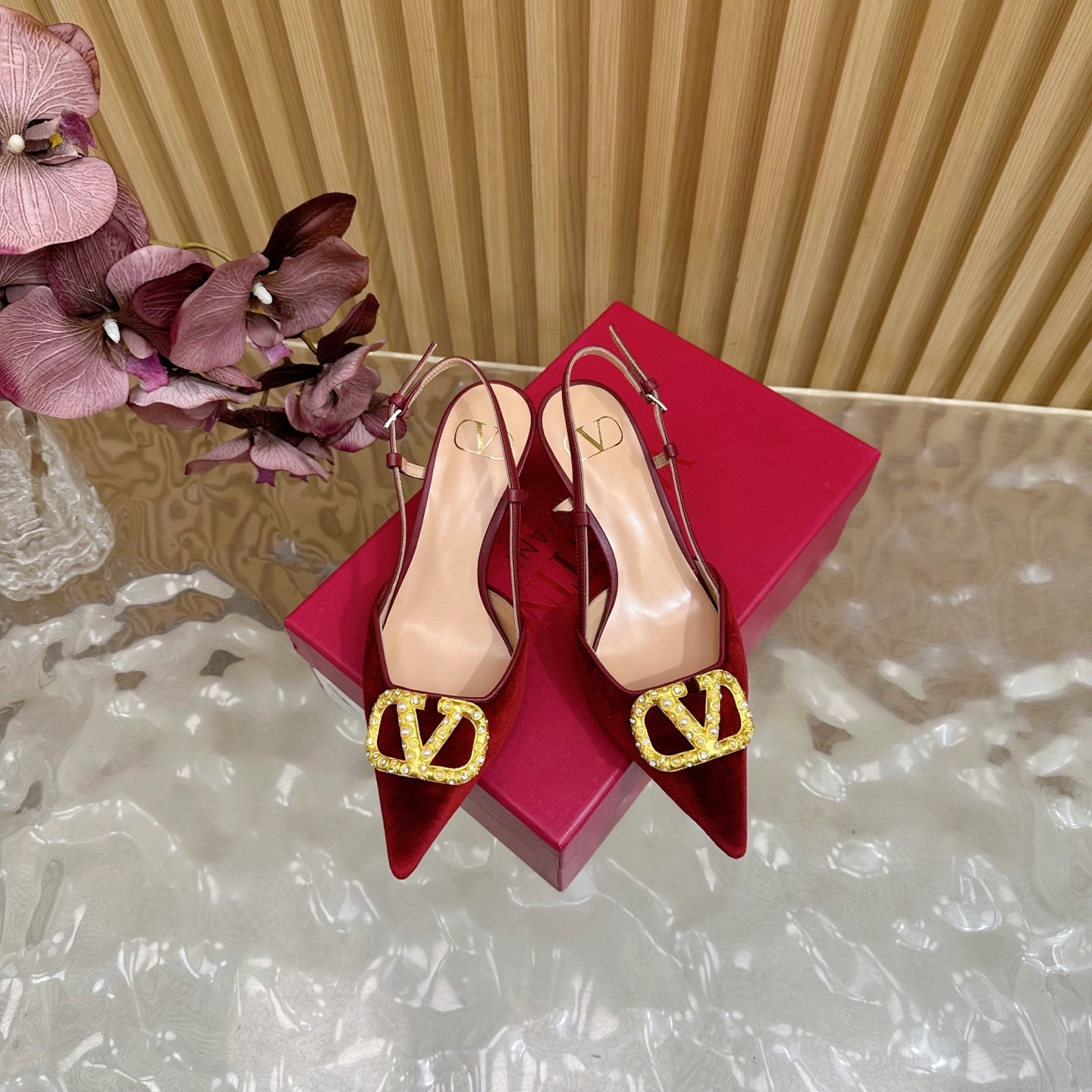 VALENTINO 25S HIGH-HEEL SLINGBACKS IN DARK RED VELVET WITH GOLD HARDWARE - 35 / 4 cm