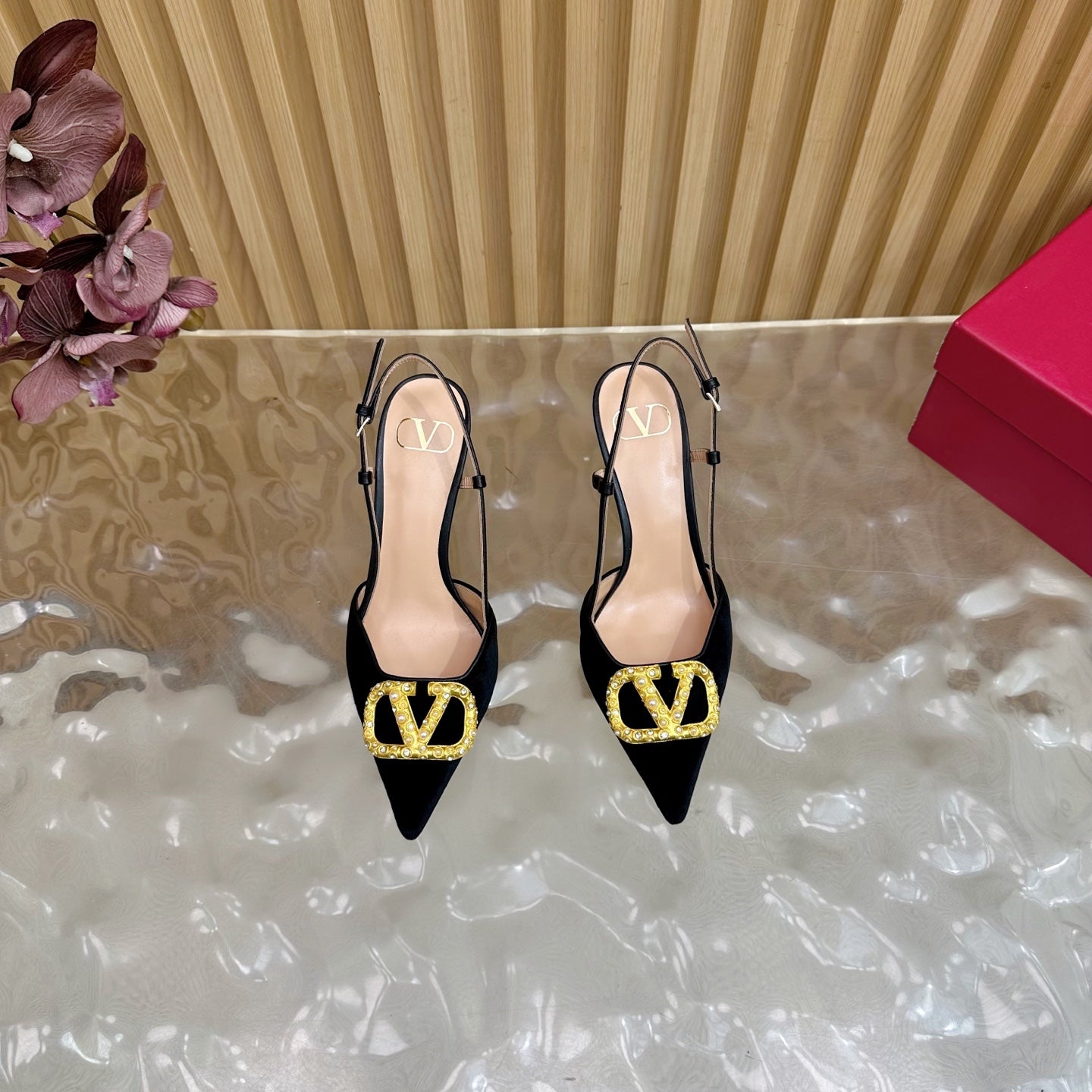 VALENTINO 25S HIGH-HEEL SLINGBACKS IN BLACK VELVET WITH GOLD HARDWARE - 35 / 4 cm