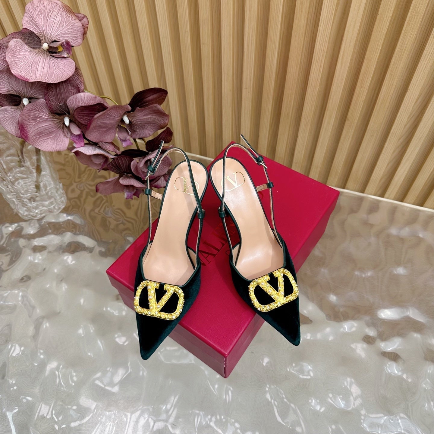 VALENTINO 25S HIGH-HEEL SLINGBACKS IN DARK GREEN VELVET WITH GOLD HARDWARE - 35 / 4 cm
