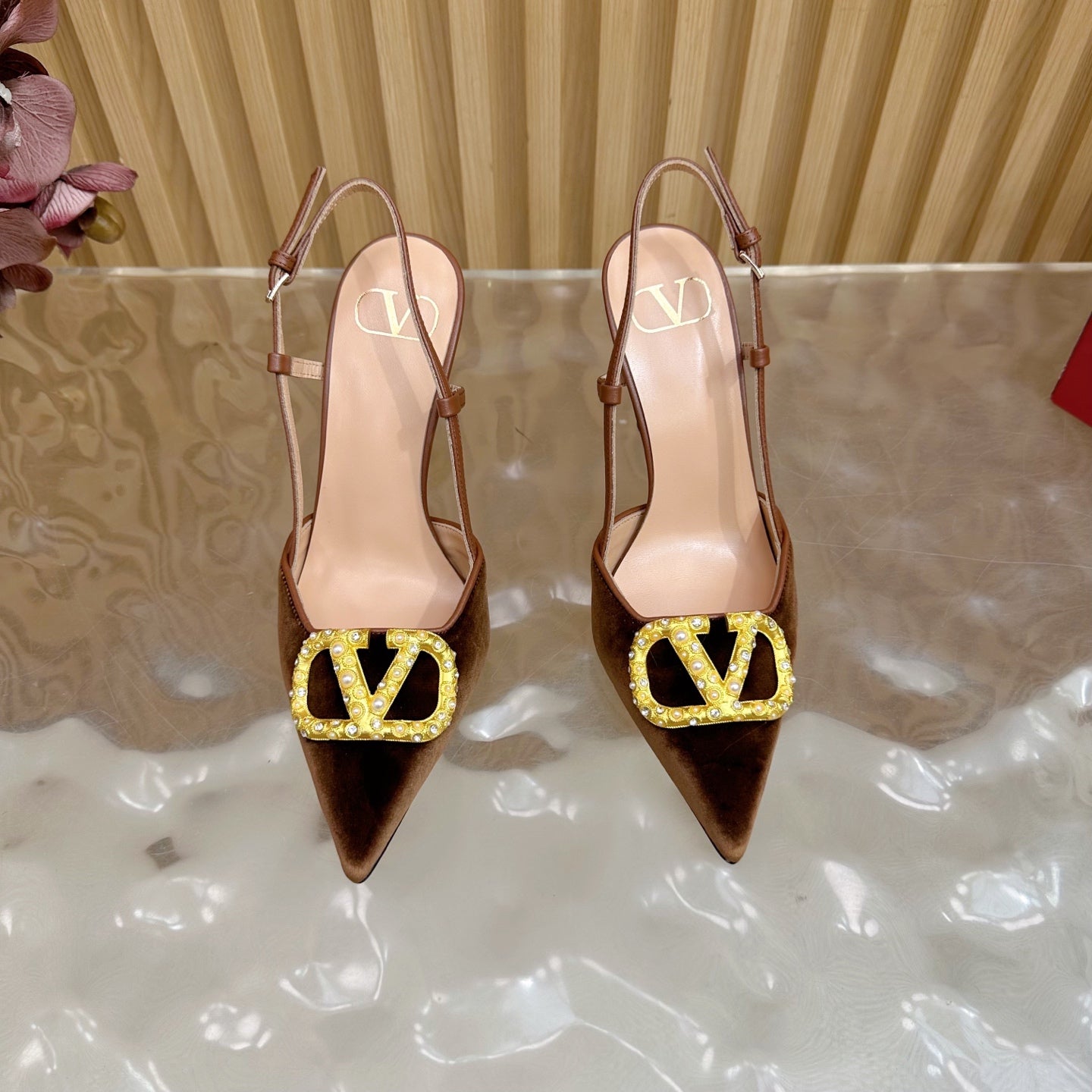 VALENTINO 25S HIGH-HEEL SLINGBACKS IN DARK BROWN VELVET WITH GOLD HARDWARE - 35 / 4 cm