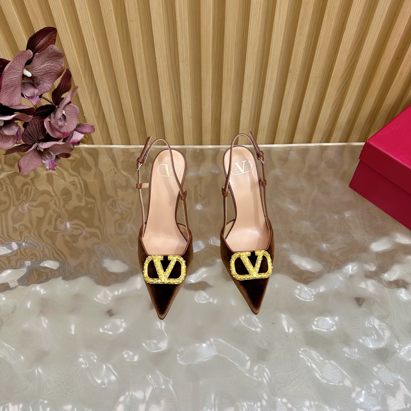 VALENTINO 25S HIGH-HEEL SLINGBACKS IN DARK BROWN VELVET WITH GOLD HARDWARE - 35 / 4 cm