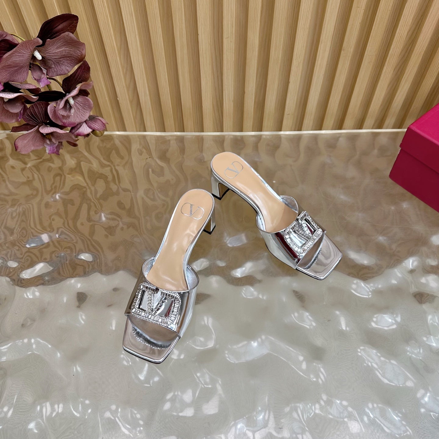 VALENTINO 25S HIGH-HEEL MULES 60 MM IN SILVER PATENT CALFSKIN WITH CRYSTAL-EMBELLISHED STRAP - 35