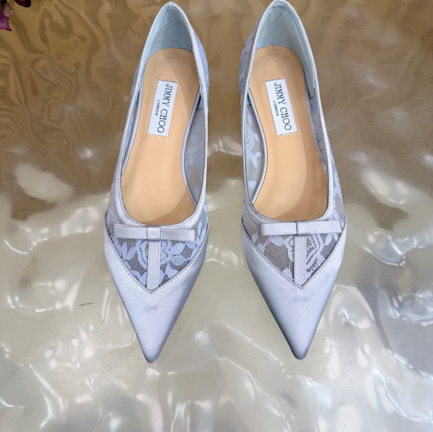 ЖІНОЧІ БАЛЕТКИ JIMMY CHOO 26S З ПАСТЕЛЬНО-БЛАКИТНОГО МЕРЕЖИВА ТА АТЛАСУ