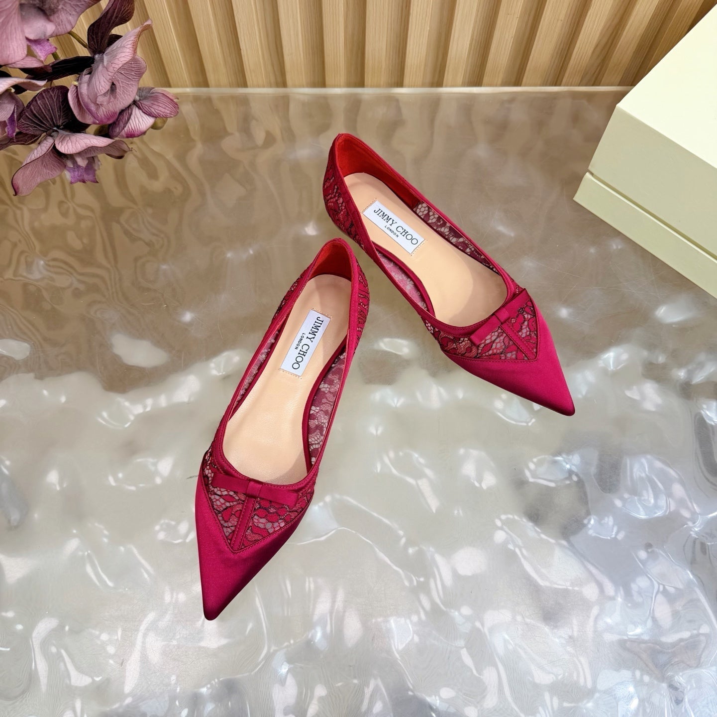 ЖІНОЧІ БАЛЕТКИ JIMMY CHOO 26S З ЧЕРВОНОГО МЕРЕЖИВА ТА АТЛАСУ