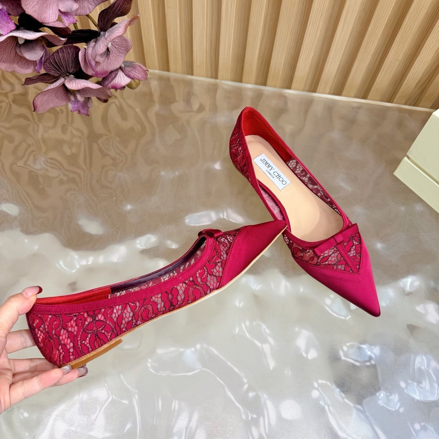 ЖІНОЧІ БАЛЕТКИ JIMMY CHOO 26S З ЧЕРВОНОГО МЕРЕЖИВА ТА АТЛАСУ