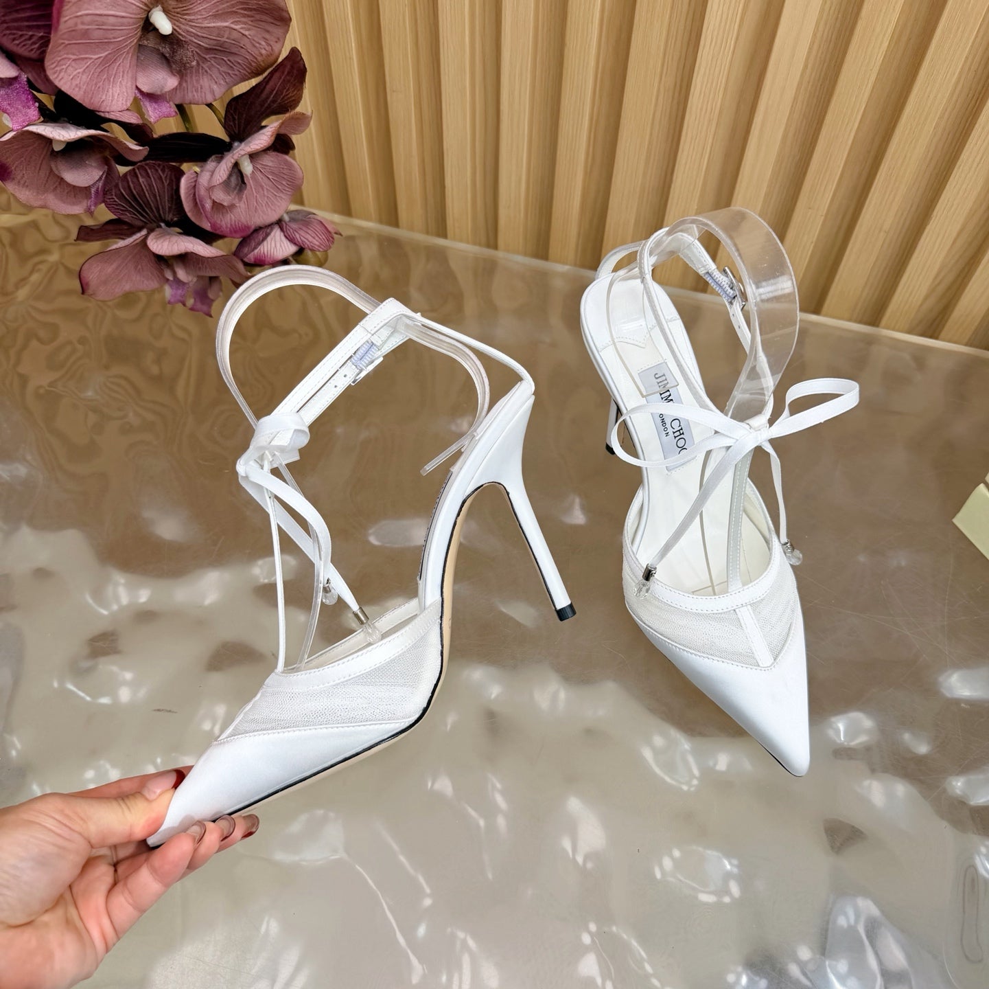 ВИСОКІ ПІДБОРИ JIMMY CHOO 26S, 105 ММ, З БІЛОЇ СІТКИ ТА АТЛАСУ
