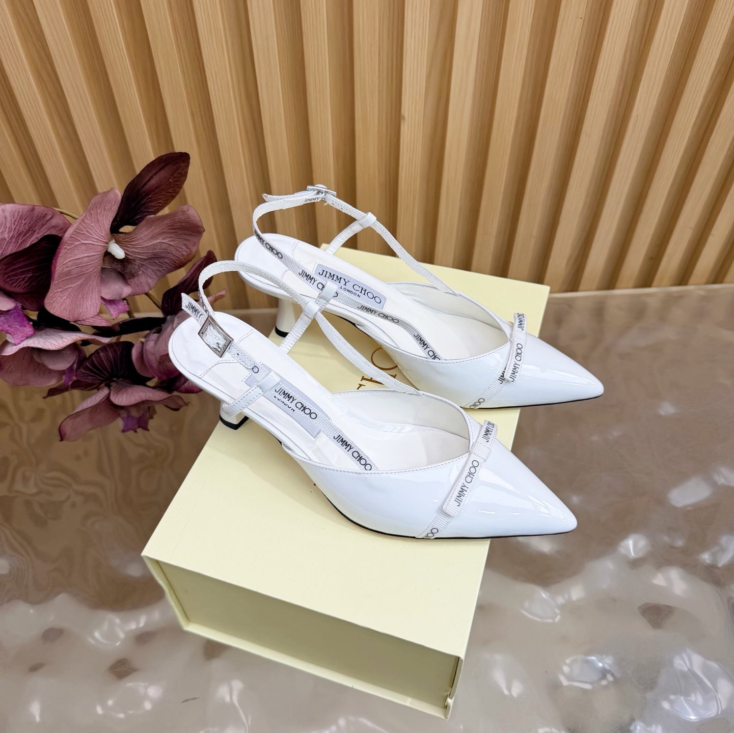 Босоніжки-слінгбеки JIMMY CHOO 26S на підборах 65 мм з білої лакованої телячої шкіри