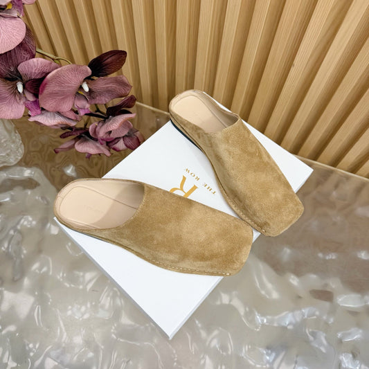 БАЛЕТКИ THE ROW 26S SQUARE TOE MULE З КВАДРАТНИМ НОСОМ, ВЕРБЛЮЖОГО КОЛЬОРУ, ЗАМШЕВІ