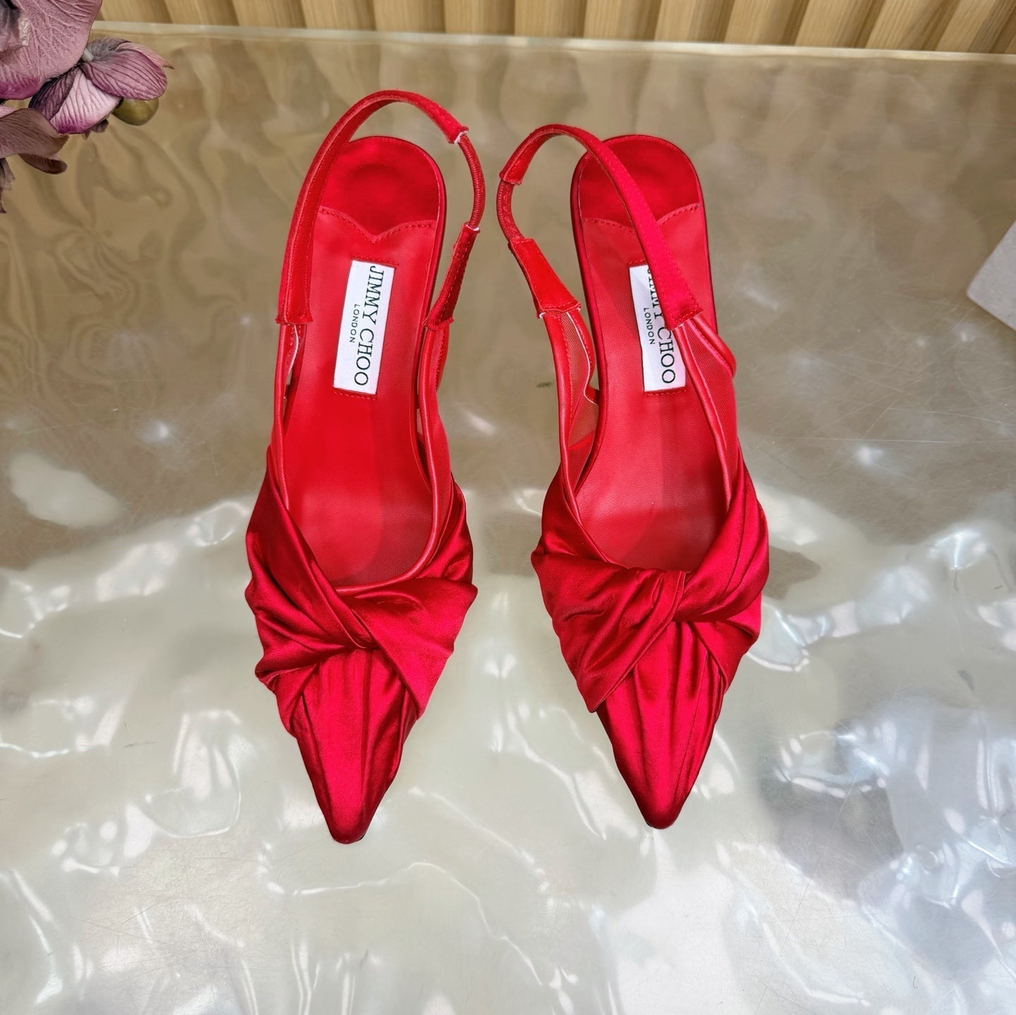 БОСОНІЖКИ JIMMY CHOO 26S НА ПІДБОРАХ 60 ММ ЧЕРВОНОГО КОЛЬОРУ З АТЛАСУ З ДЕТАЛЛЮ У ВИГЛЯДІ ВУЗЛА