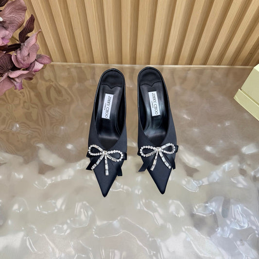 МЮЛІ JIMMY CHOO 26S НА ВИСОКИХ ПІДБОРАХ, 65 ММ, З ЧОРНОГО АТЛАСУ З БАНТОМ ЗІ СТРАЗ