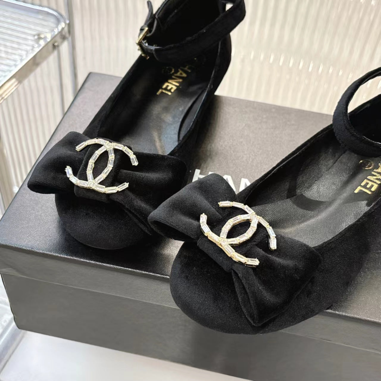 BOW MARY JANE SHOES IN BLACK VELVET - 35