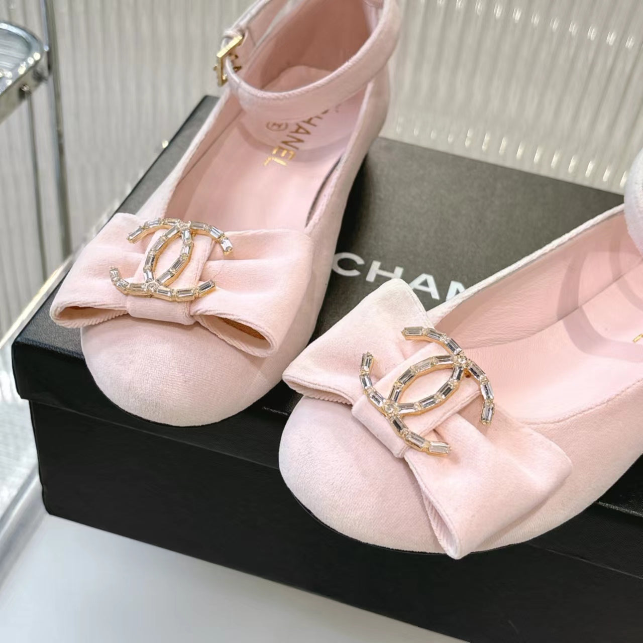 BOW MARY JANE SHOES IN PASTEL PINK VELVET - 35