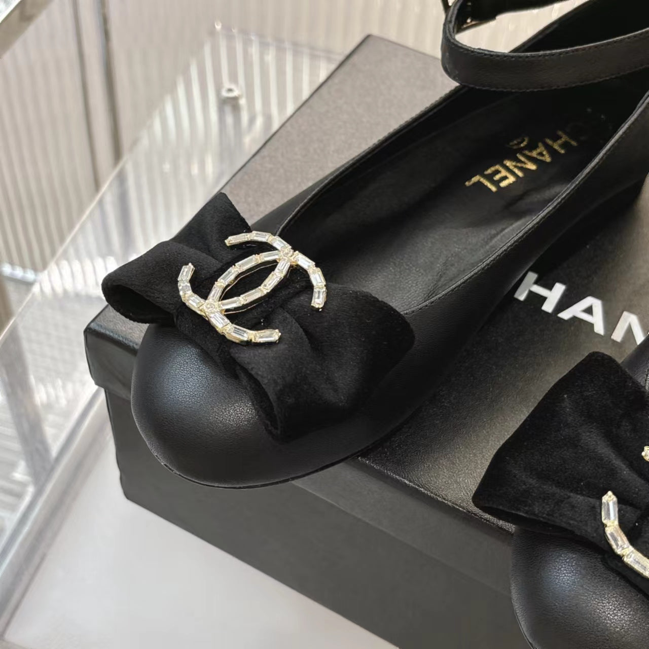 BOW MARY JANE SHOES IN BLACK LAMBSKIN - 35