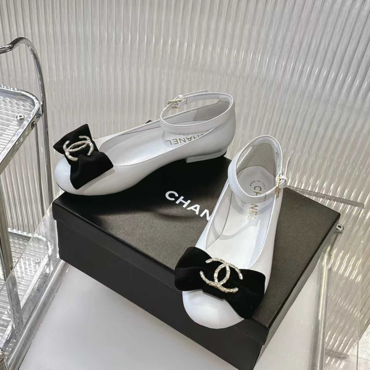 BOW MARY JANE SHOES IN WHITE LAMBSKIN - 35