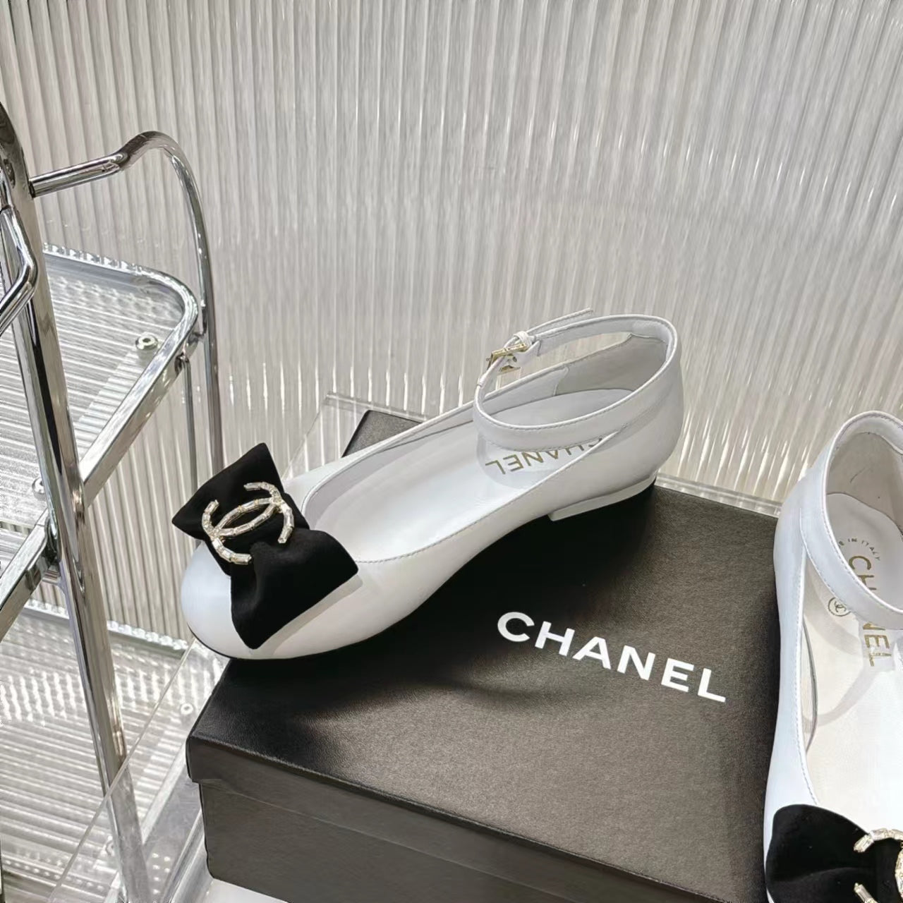 BOW MARY JANE SHOES IN WHITE LAMBSKIN - 35