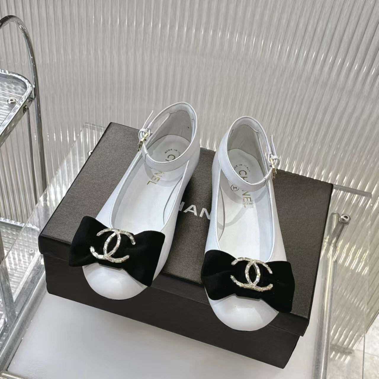 BOW MARY JANE SHOES IN WHITE LAMBSKIN - 35