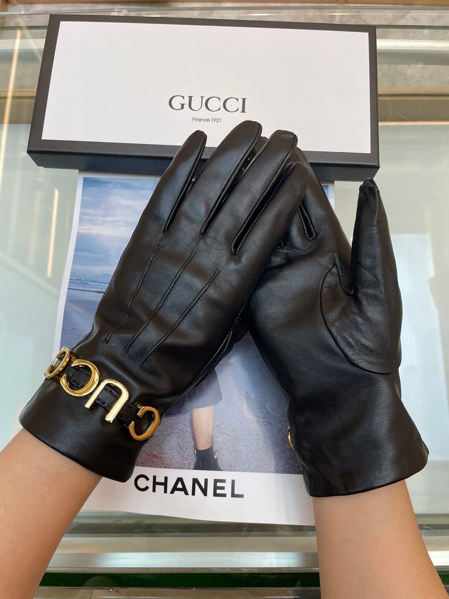 EUROPEAN GLOVES IN BLACK LAMBSKIN WITH CASHMERE LINING 376727 - M