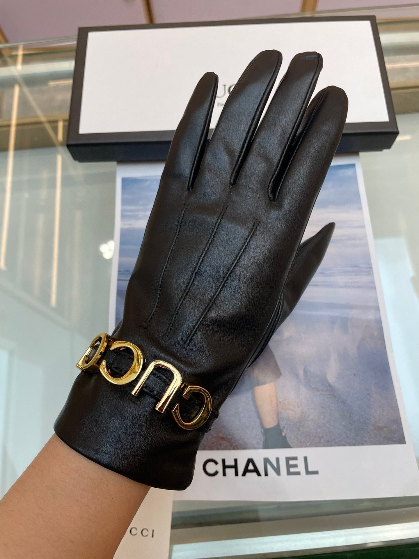 EUROPEAN GLOVES IN BLACK LAMBSKIN WITH CASHMERE LINING 376727 - M