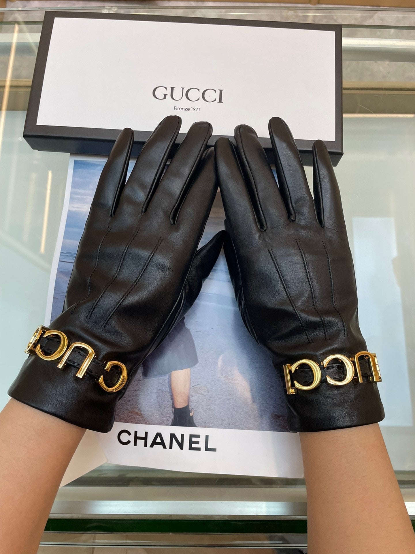 EUROPEAN GLOVES IN BLACK LAMBSKIN WITH CASHMERE LINING 376727 - M