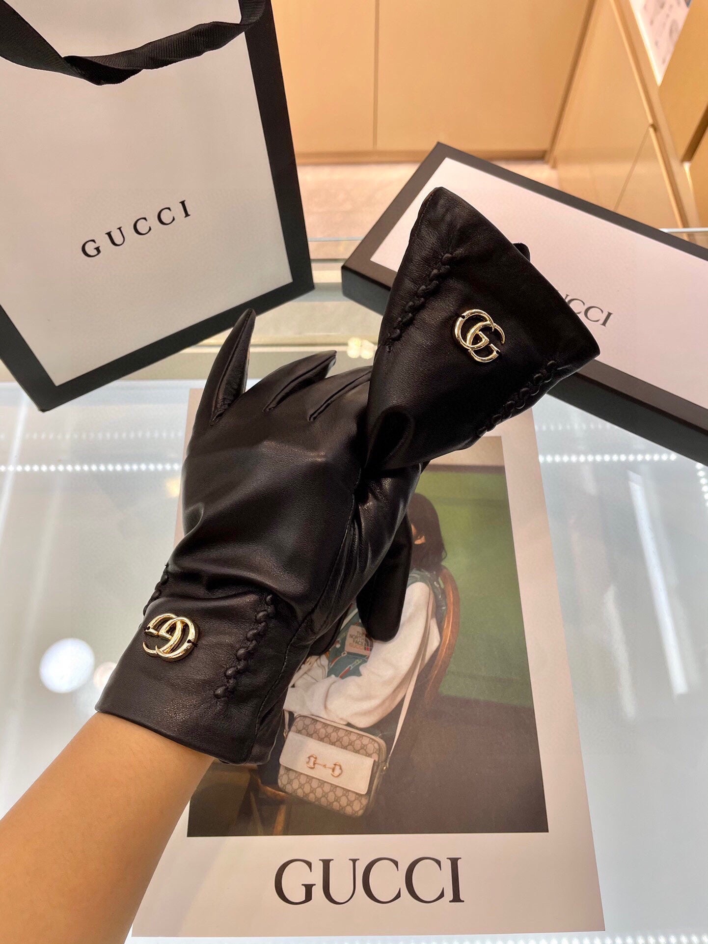 GLOVES IN BLACK LAMBSKIN AND FLEECE LINING 441830 - L