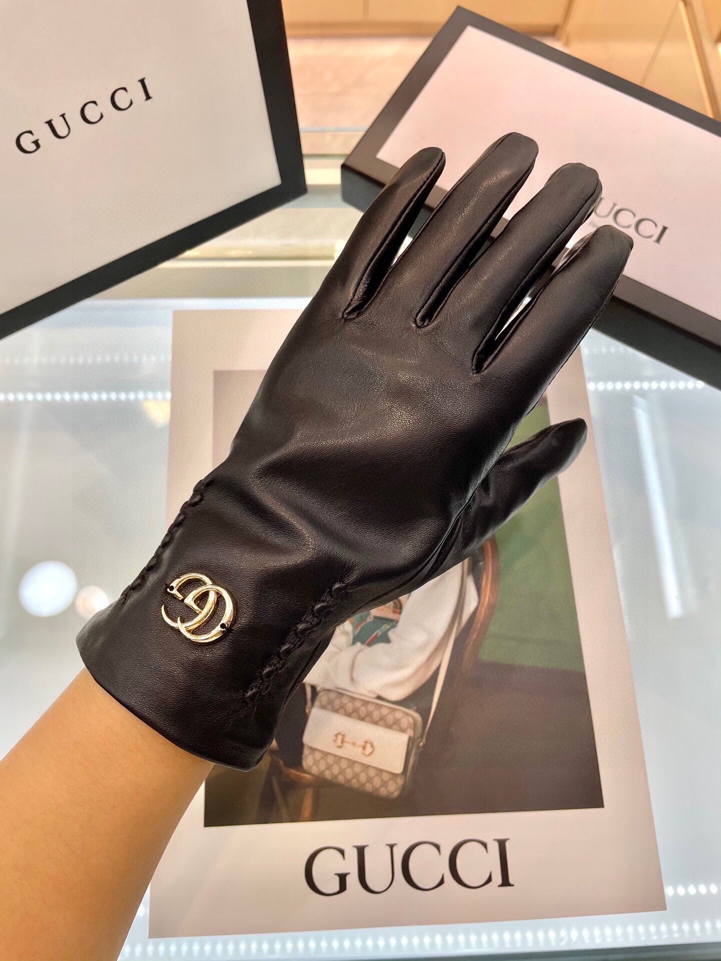 GLOVES IN BLACK LAMBSKIN AND FLEECE LINING 441830 - L