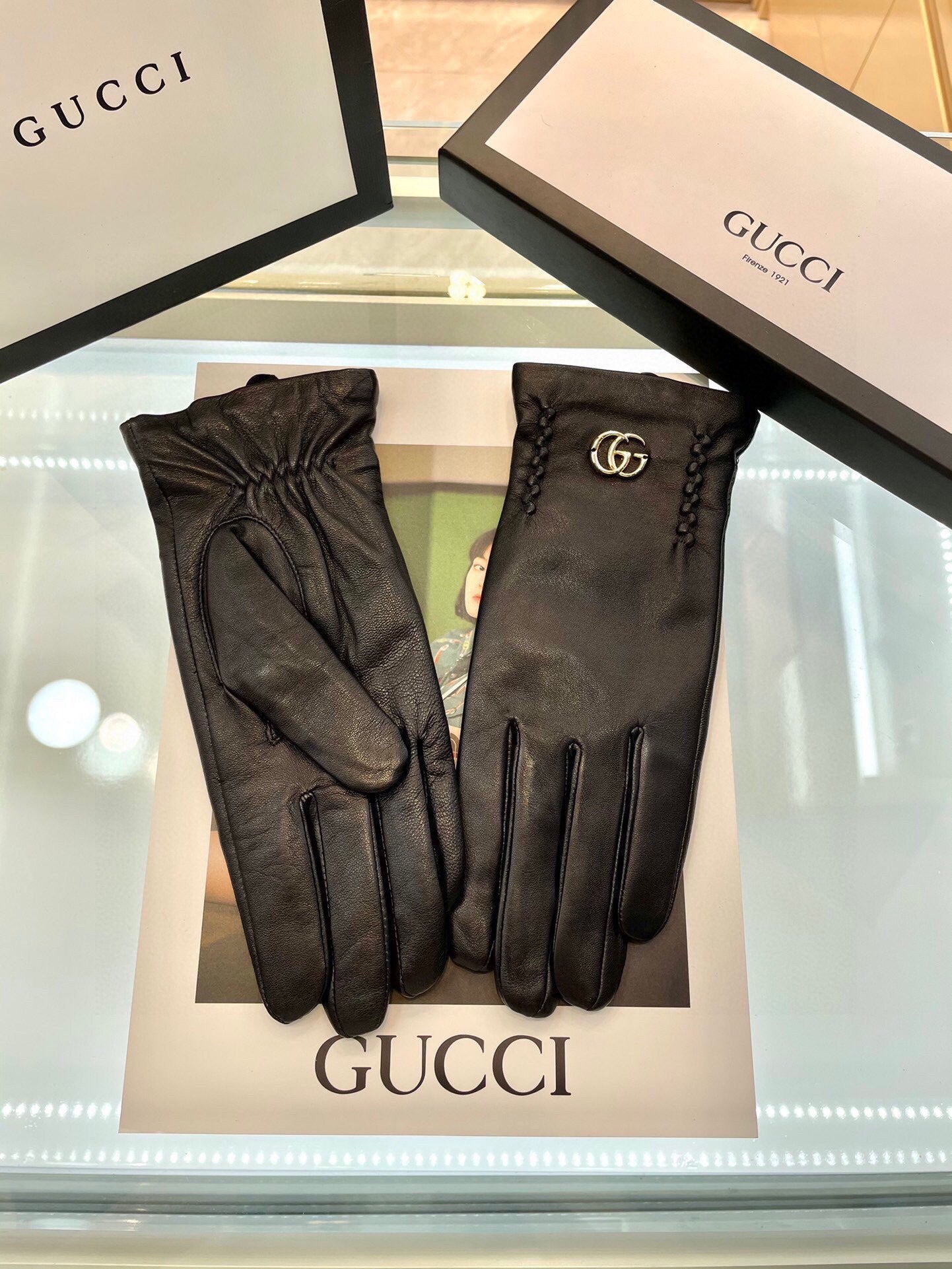 GLOVES IN BLACK LAMBSKIN AND FLEECE LINING 441830 - L