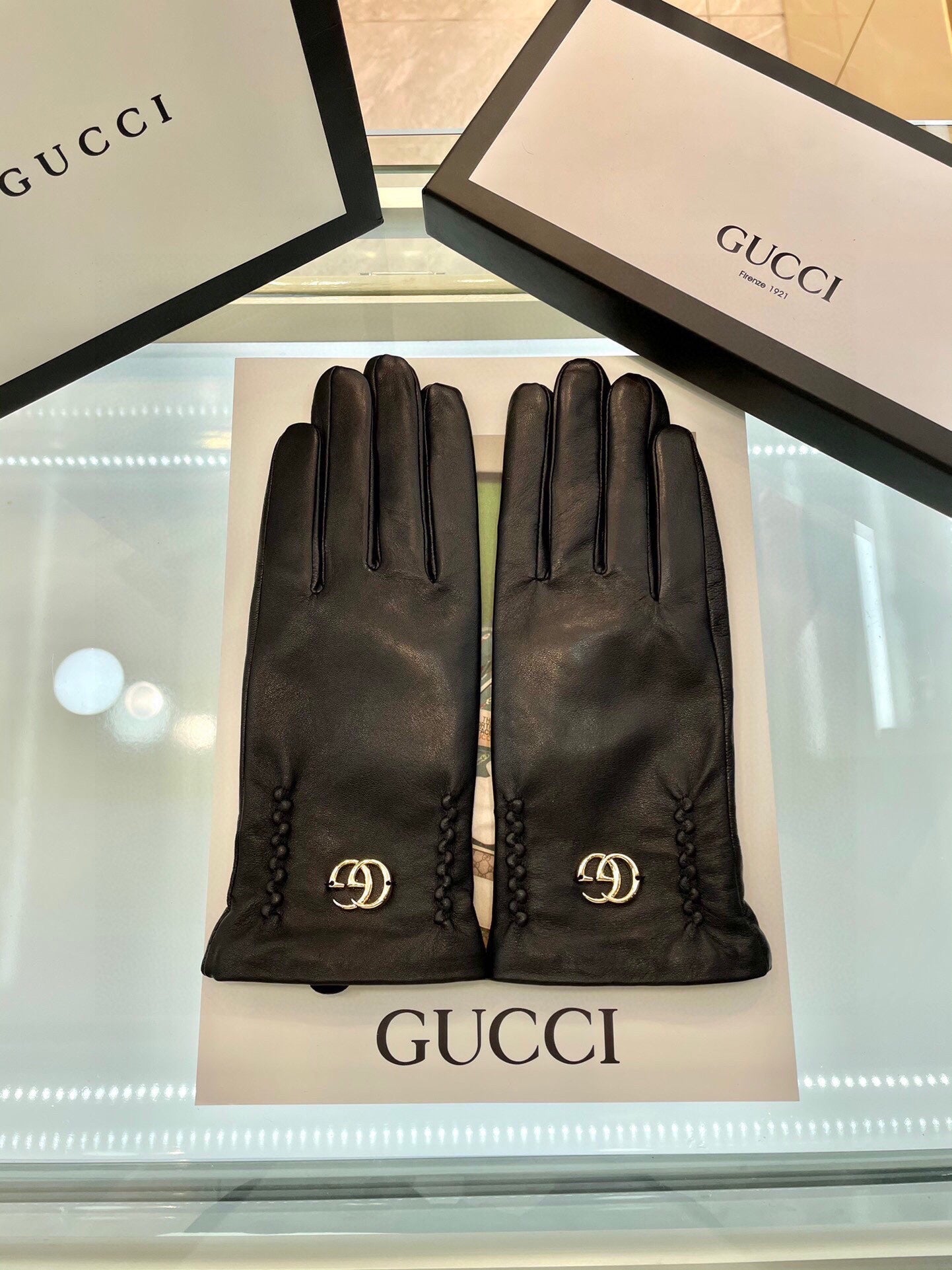GLOVES IN BLACK LAMBSKIN AND FLEECE LINING 441830 - L