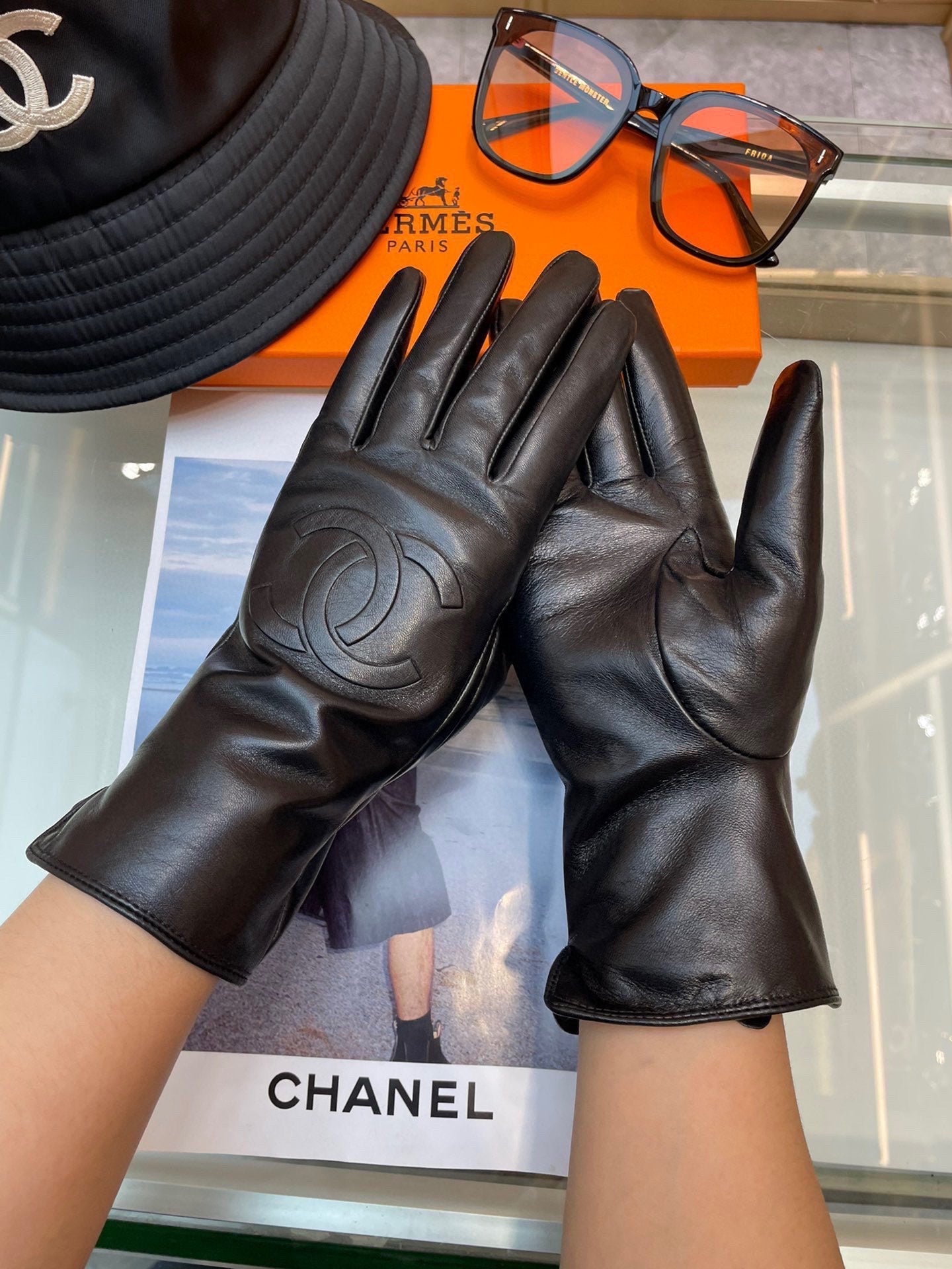 GLOVES IN BLACK LAMBSKIN 463840 - M