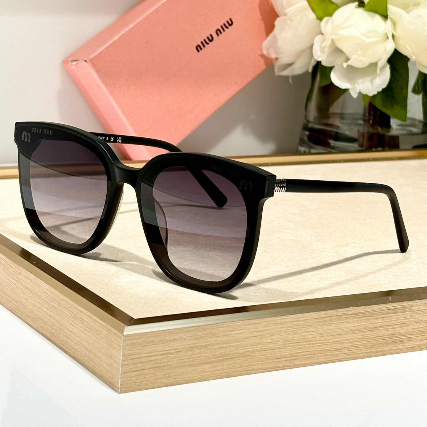 RUNWAY SUNGLASSES SMU08Z IN ACETATE - Black/Black Grey