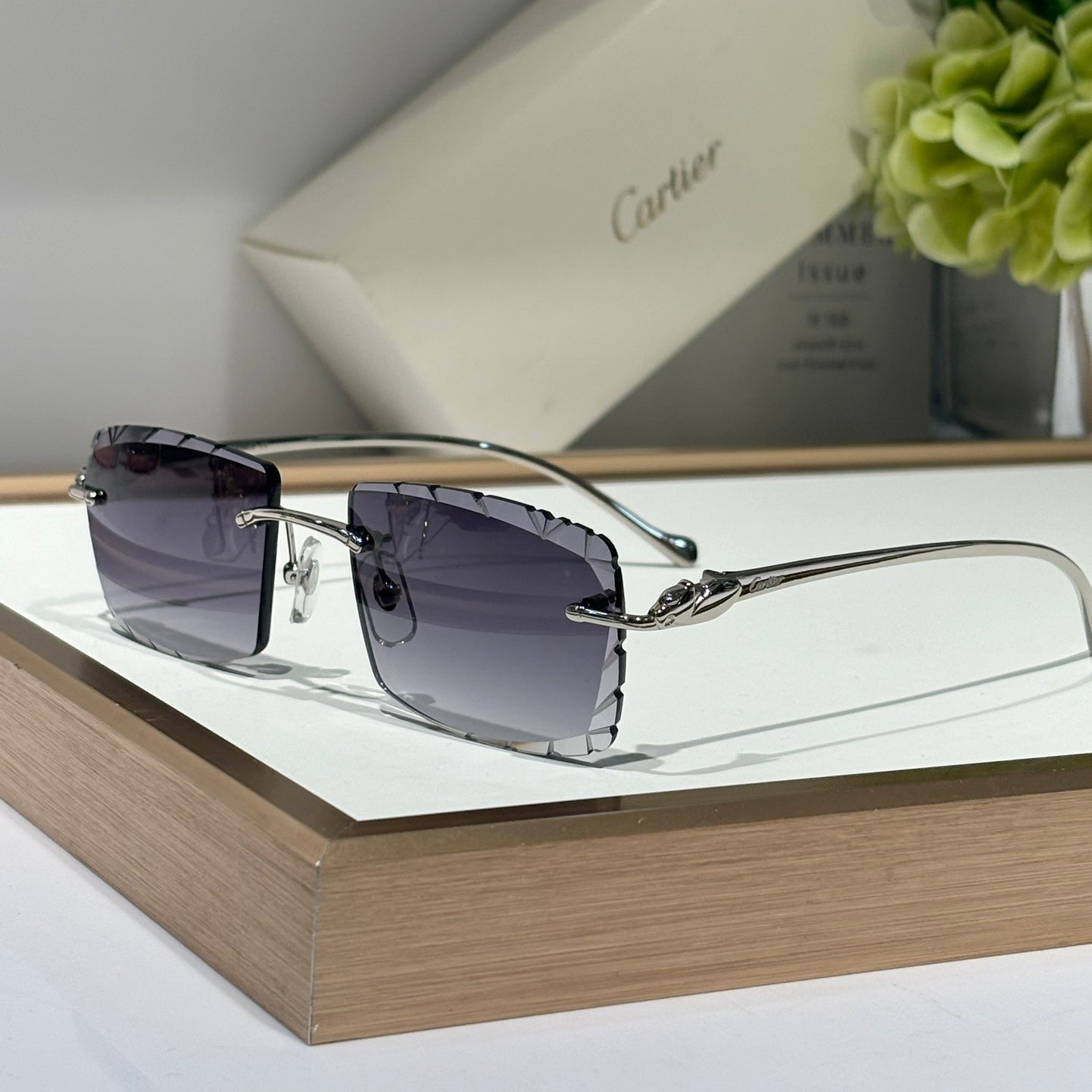 PANTHÈRE RECTANGULAR FRAME SUNGLASSES 563590 IN METAL - Green