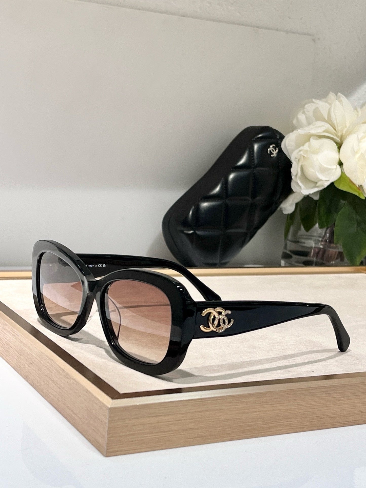 SQUARE SUNGLASSES CH5468B IN ACETATE EMBOSSED DIAMOND - Black/Black Logo