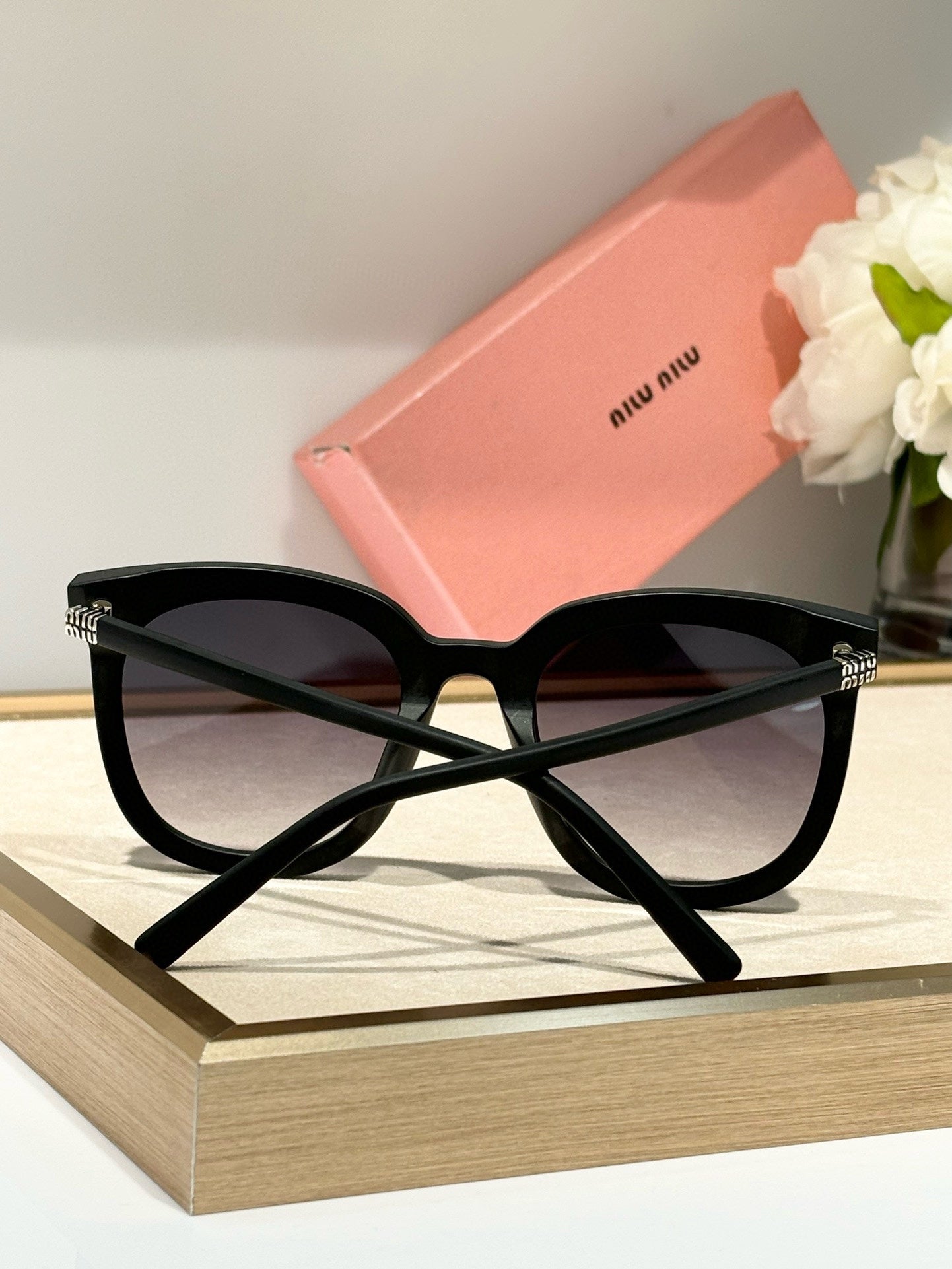 RUNWAY SUNGLASSES SMU08Z IN ACETATE - Black/Black Grey