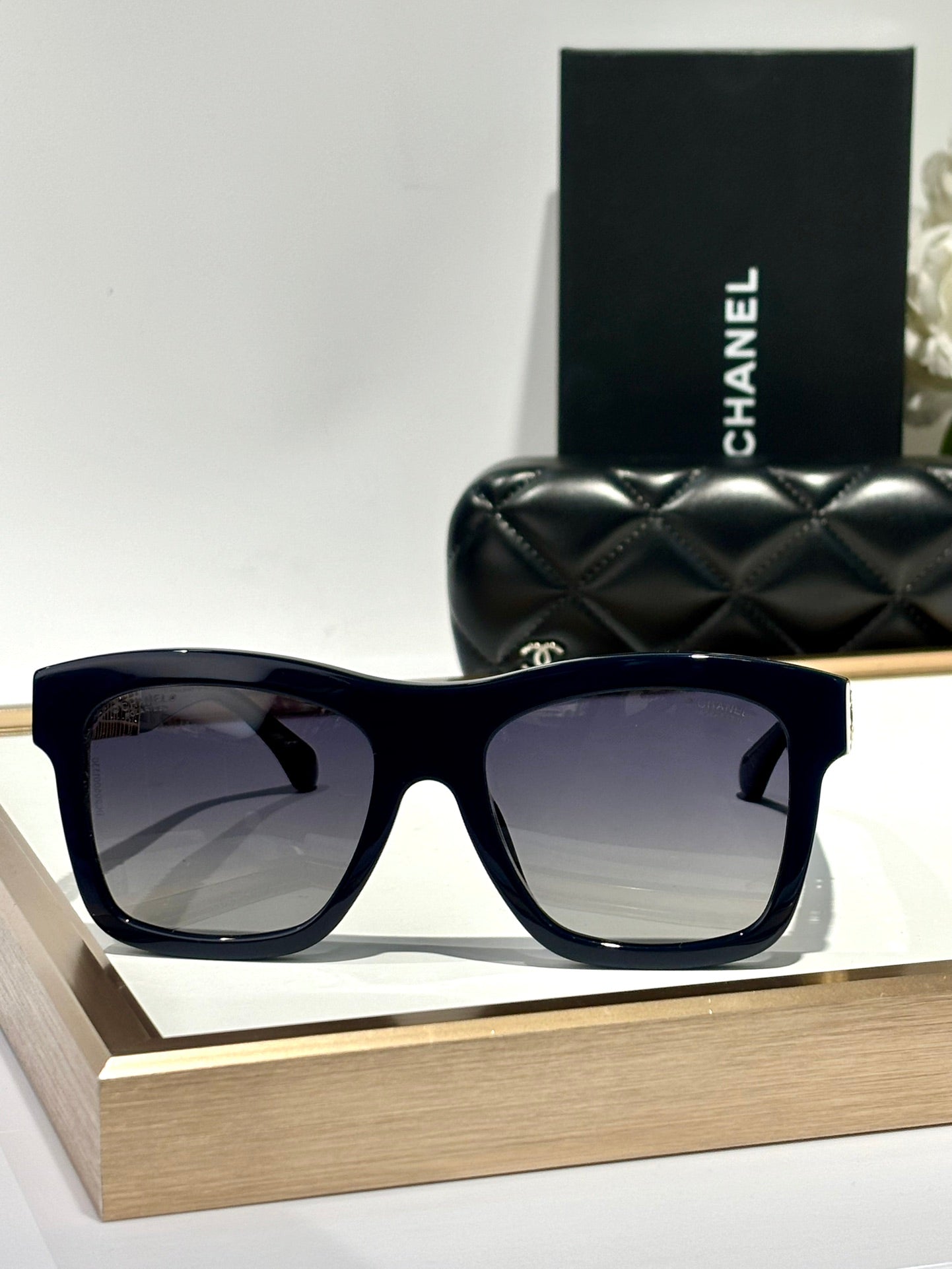 SQUARE SUNGLASSES CH5533 IN ACETATE - Red Smoke