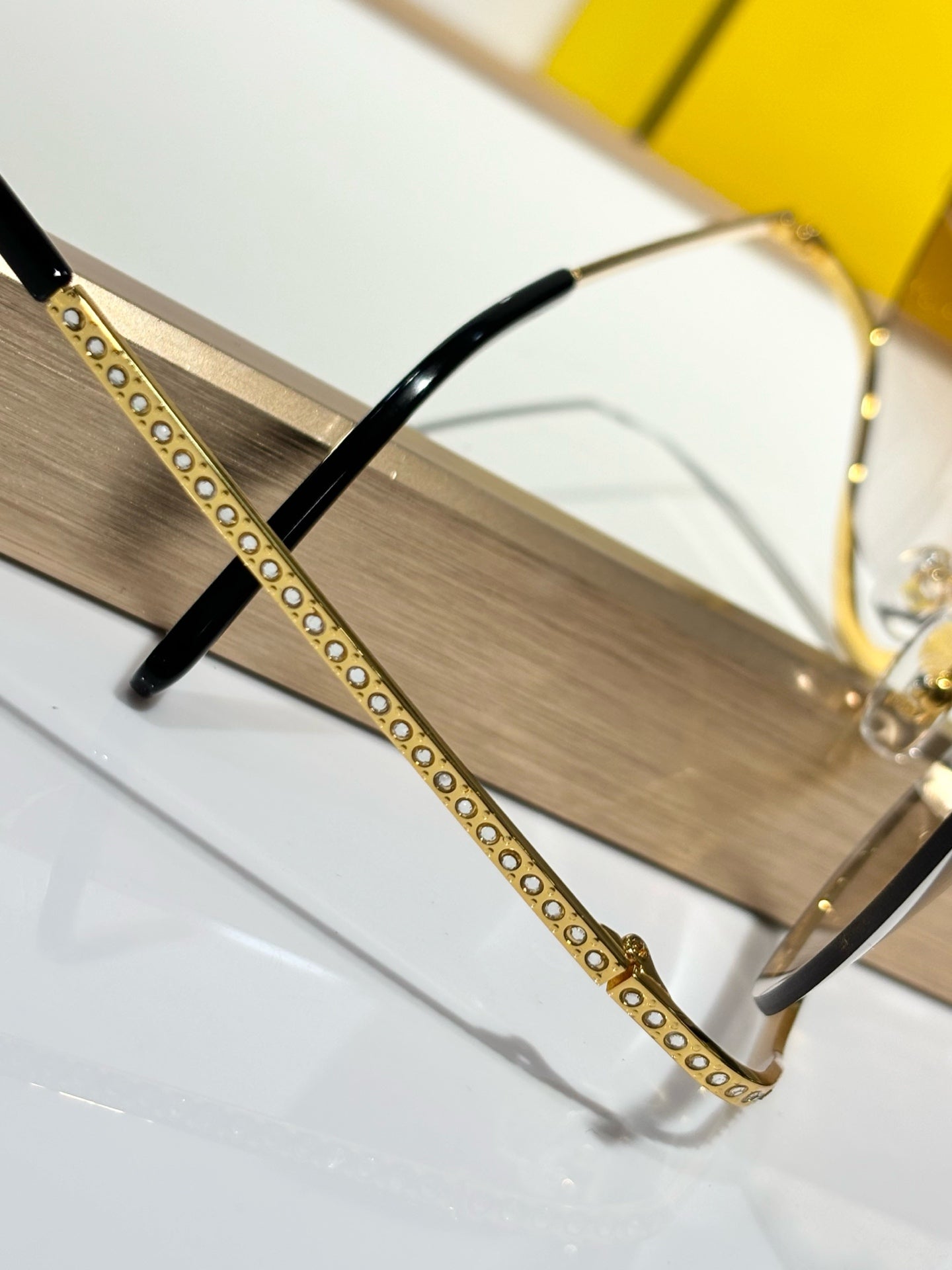 CRYSTAL STUDDED CAT-EYE FRAME SUNGLASSES FE40158 IN METAL - Light brown
