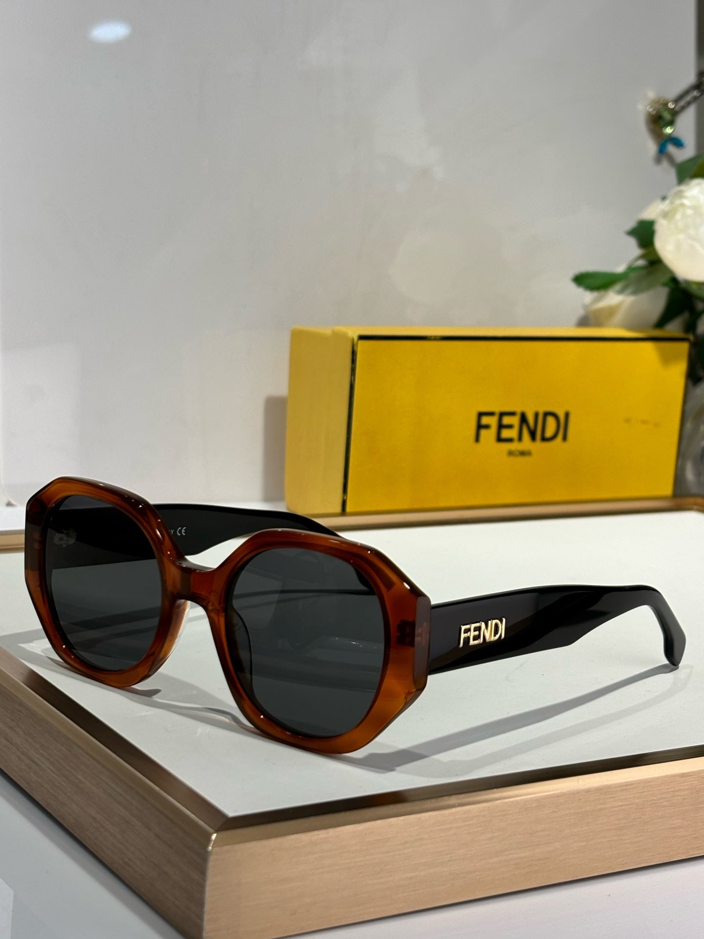 FEN EVOLUTION CHUNKY GEOMETRIC FRAME SUNGLASSES FE40118 IN ACETATE - Brown FF pattern/ brown