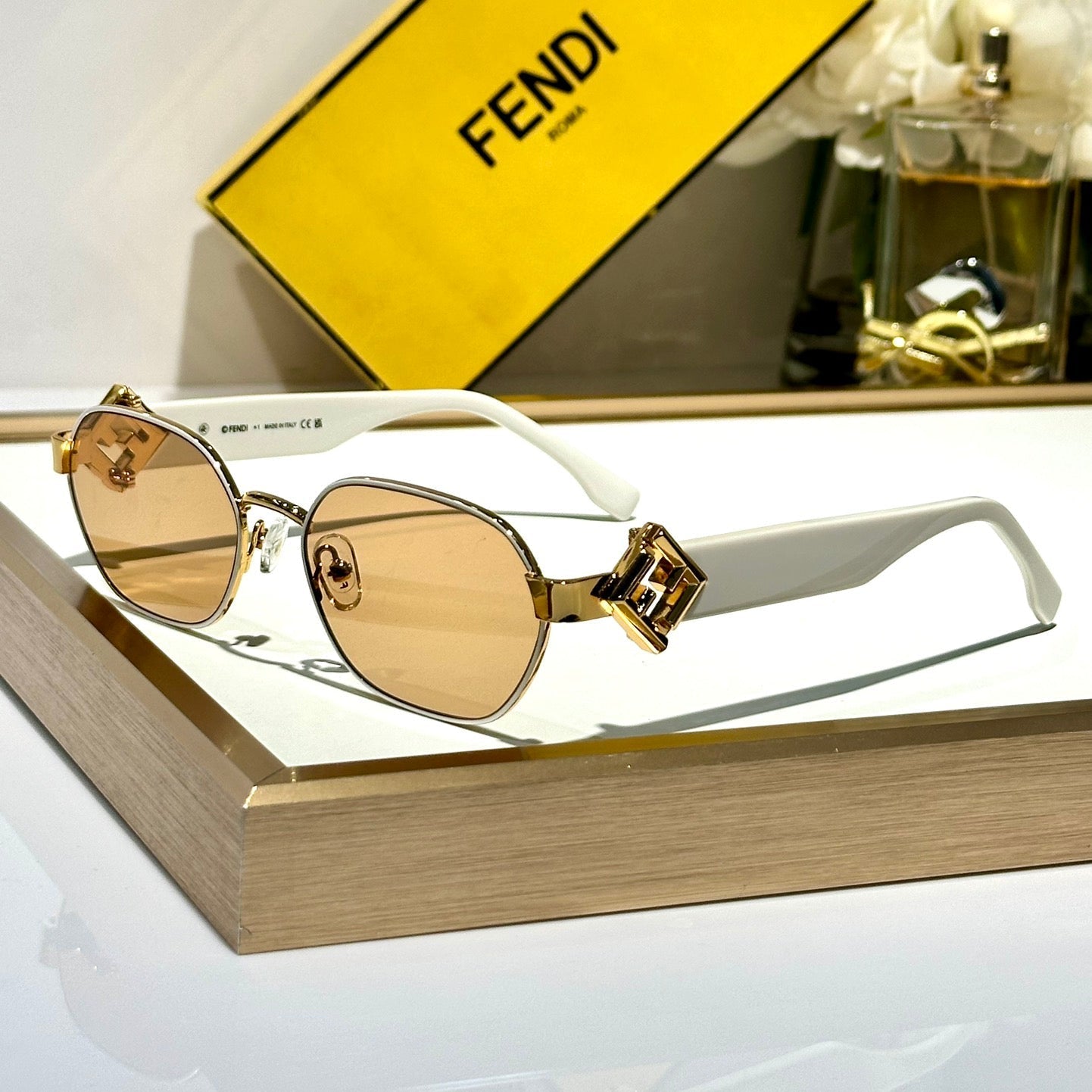 TRAVEL ROUND FRAME SUNGLASSES FE40148l  IN METAL AND ACETATE - Light orange