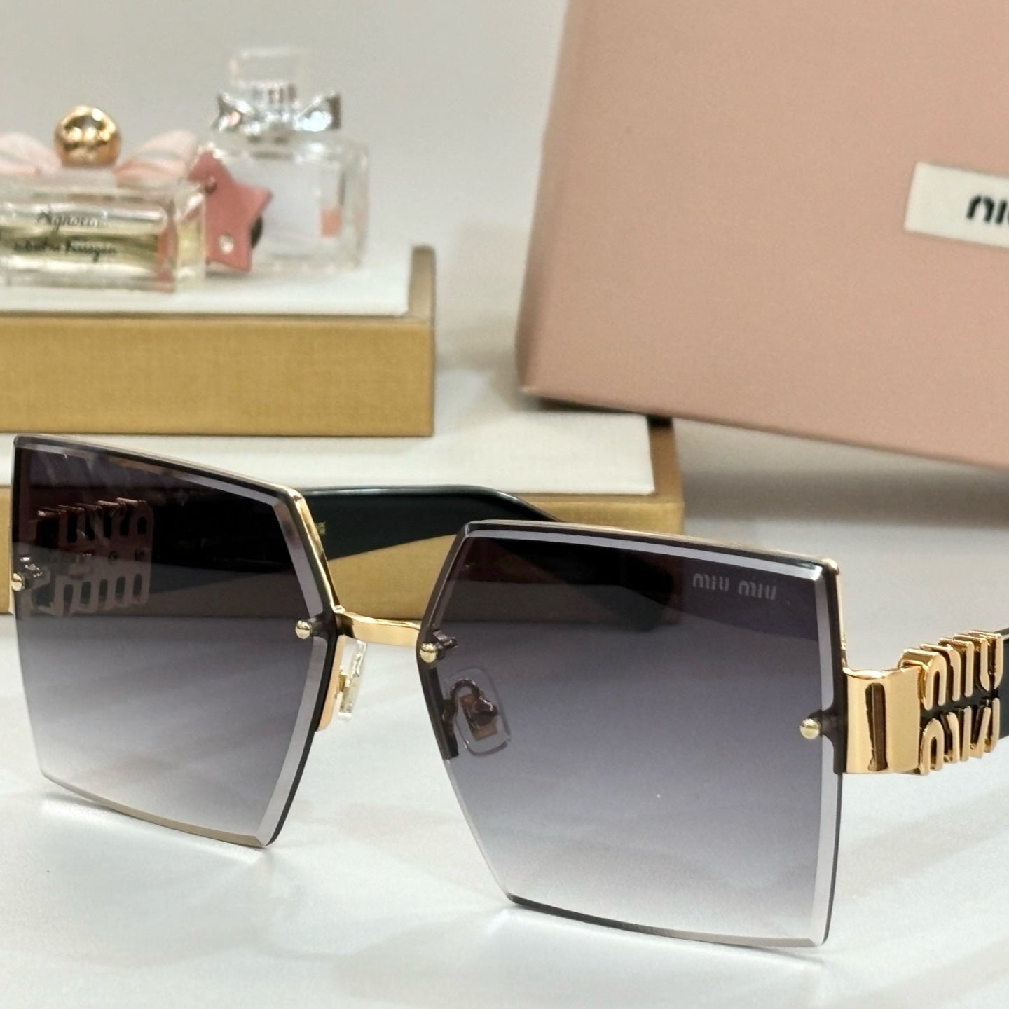 LOGO SQUARE SUNGLASSES MU117AV IN ACETATE - Grey Smoke